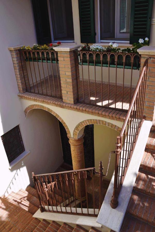 Beb Cornelia Bed & Breakfast อาตริ ภายนอก รูปภาพ