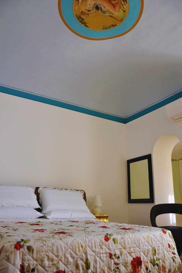 Beb Cornelia Bed & Breakfast อาตริ ภายนอก รูปภาพ